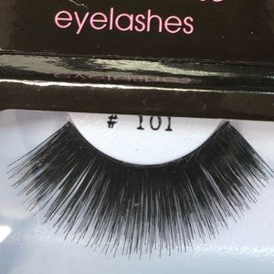 #101 la Charme Eyelashes